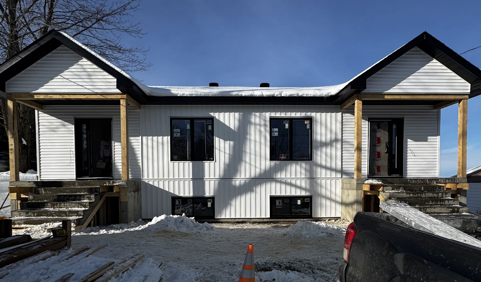 Exterior Cladding Installation - Val-des-Sources | REOVA